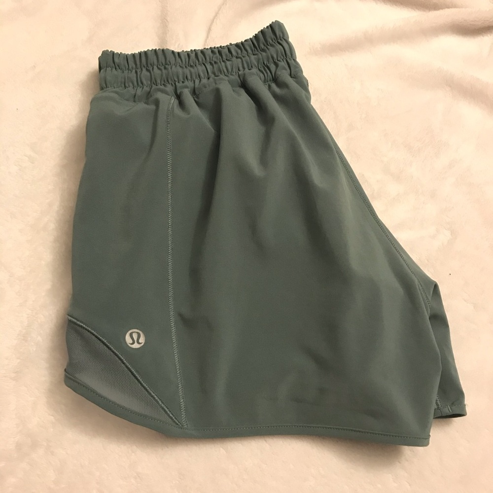 SOLD Lululemon Hotty Hot Short 4” - Picture 5 of 13